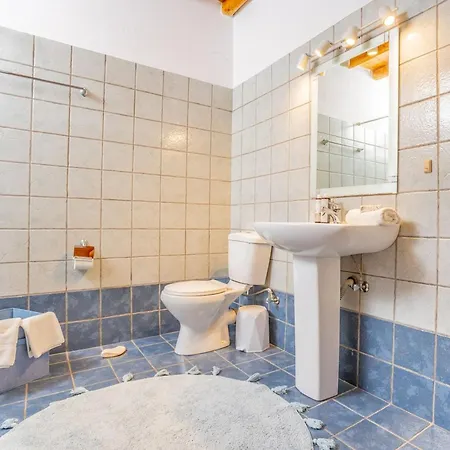 Holiday home Ioanna For 10 - Allparos