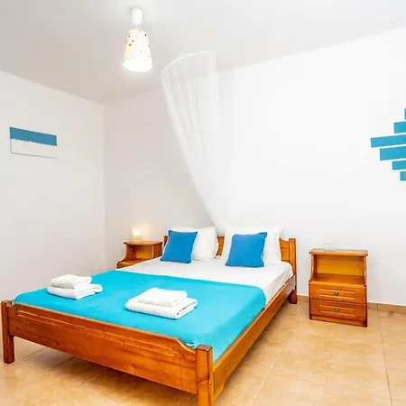 Ioanna For 10 - Allparos Sarakiniko (Paros)