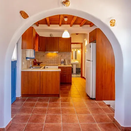 Holiday home Ioanna For 10 - Allparos